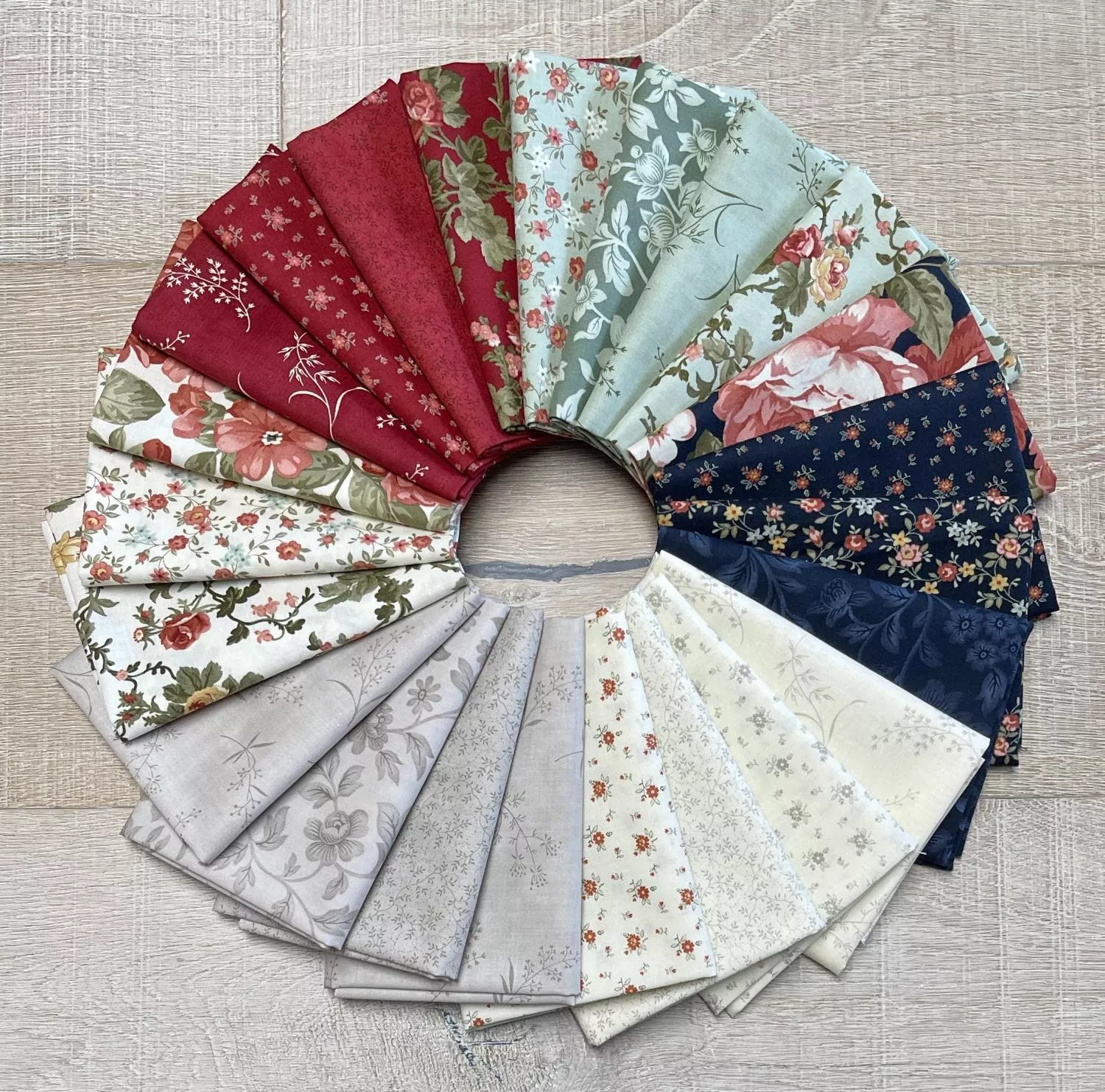 Ambiance - Fat Quarter Bundle - 22 Pieces - 19.5" x 21"