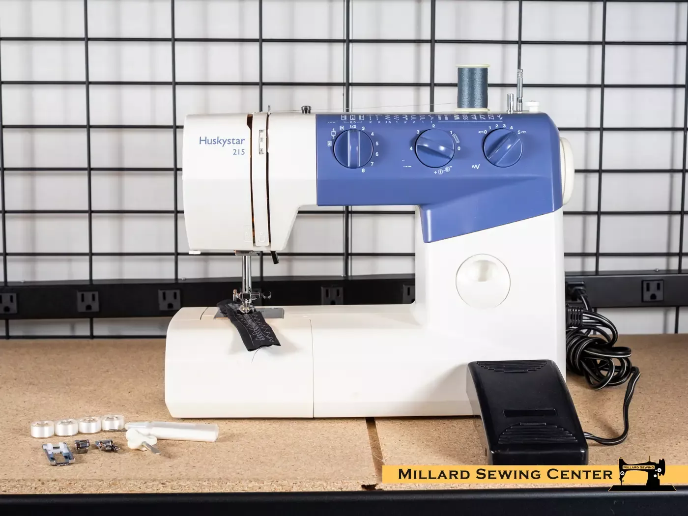 Husqvarna Viking Huskystar 215 Mechanical Sewing Machine — Pre Owned